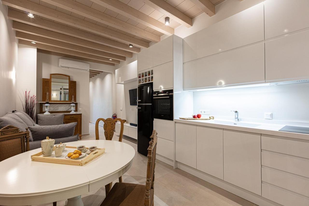 V77 Seafront Suites Ρέθυμνο Εξωτερικό φωτογραφία