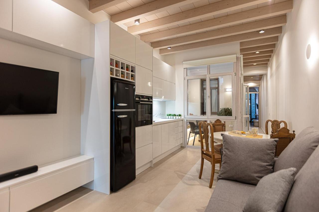 V77 Seafront Suites Ρέθυμνο Εξωτερικό φωτογραφία