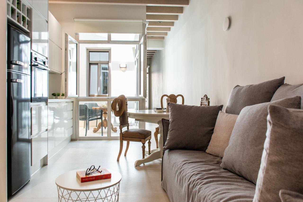 V77 Seafront Suites Ρέθυμνο Εξωτερικό φωτογραφία